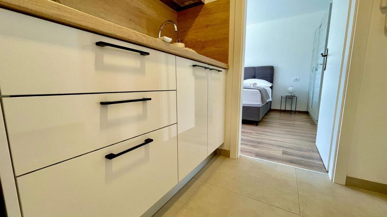 Studio Apartmani Kaja I Iva Sinj Exterior photo